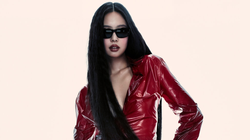 Ray-Ban雷朋品牌官宣全球影响力的文化偶像Jennie担任其全球品牌代言人。