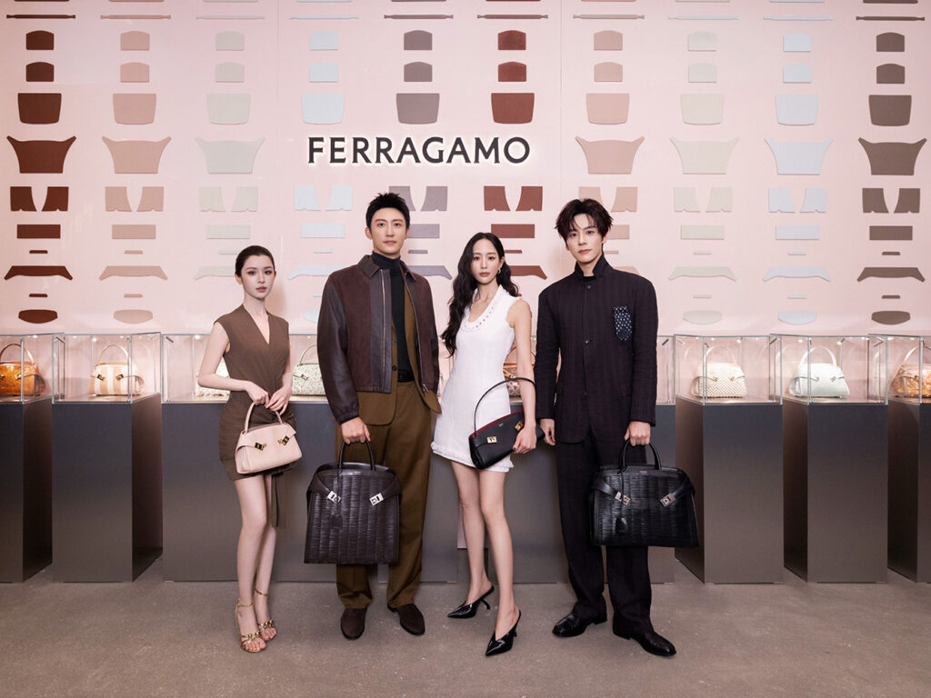 2026年5月9日，FERRAGAMO以一场仅此一日，主题为 “抱抱上海”的创意活动，全球品牌代言人演员黄景瑜、演员监制张钧甯、演员哈妮克孜和演员歌手魏哲鸣优雅亮相，礼赞品牌卓越匠艺。