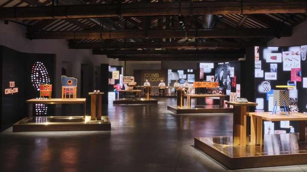 4月21日，正值米兰国际家具展启幕之际，意大利奢侈品牌TOD'S于米兰设计区核心Via Savona 56号空间正式呈现ICONS BY ICONS项目，并于米兰设计周期间举办开幕盛典。
