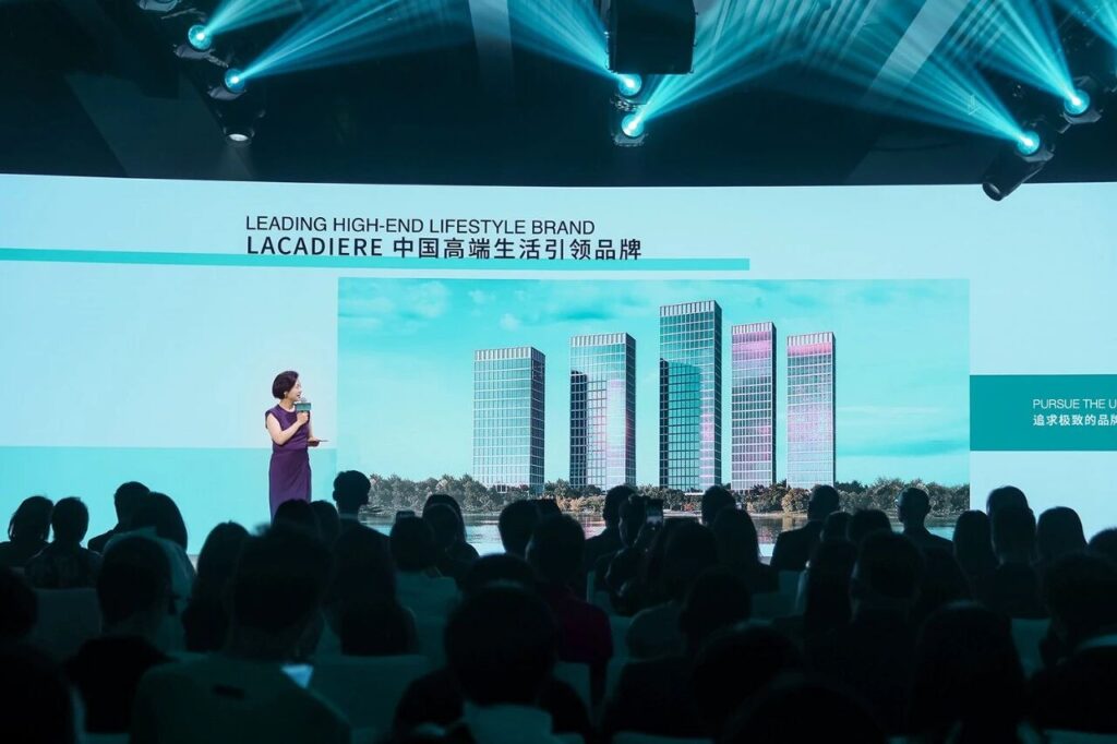 湖滨城3号「总裁公馆」发布暨SCDA三十周年中国首展于成都启幕