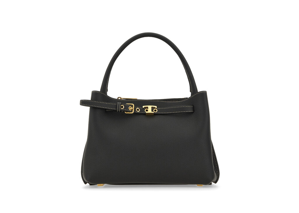 TOD'S标志性的 T Timeless 金属饰扣轻束包身，成为恰到好处的点睛之笔。