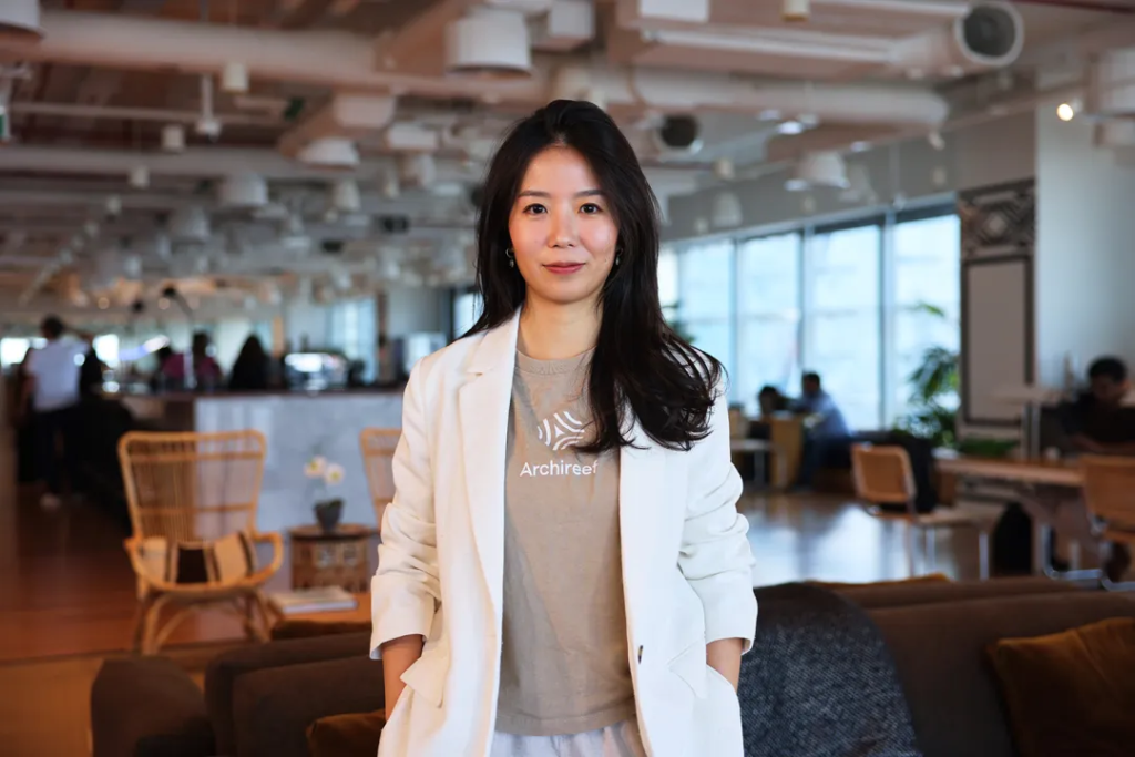 阿联酋的Vriko Yu，用3D打印陶土“珊瑚礁砖”修复珊瑚礁，三年后珊瑚存活率高达95%，是传统方式的4倍！