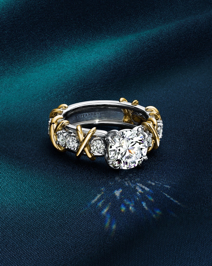 Tiffany & Co. 蒂芙尼全球品牌代言人娜塔莉·波特曼佩戴Sixteen Stone十六石系列