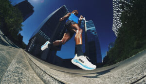 HOKA推出CLIFTON 11：当一双缓震跑鞋走到第十一代