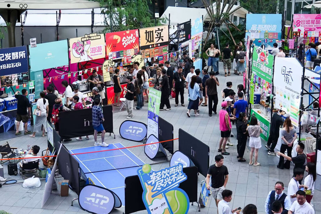 2026年7月17日至19日，成都in99 ing巷街区化身精酿爱好者聚集地——“龙门阵”精酿啤酒节盛大开启。全程免票入场，集结全国30+顶尖精酿厂牌与10+特色美食品牌，更有50%首进品牌重磅亮相。当“摆龙门阵”的成都烟火气遇见全国精酿厂牌的酿造风味，in99用三天沉浸式精酿派对，为城南夏日注入鲜活能量。