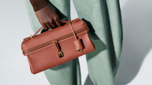 Loro Piana推出Extra Softy Bag L29：“LP吐司包”，为Extra家族增添精巧新成员