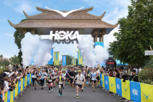 2026 HOKA飞跑嘉年华鸣枪峨眉山：2000余名跑者蜀道飞跃，共越更高